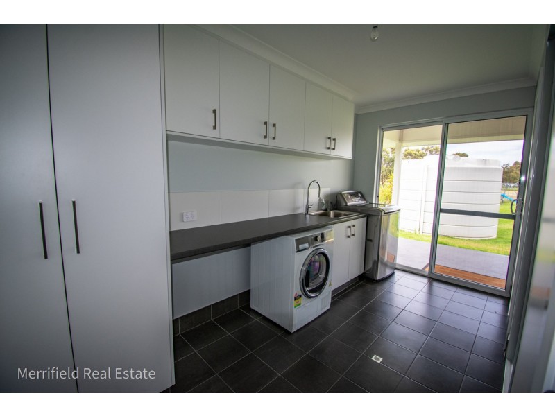 24 Nevile Rise, Willyung WA 6330
