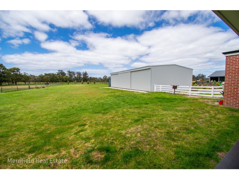 24 Nevile Rise, Willyung WA 6330