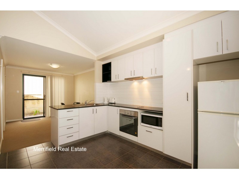 1/20 Grove Street West, Little Grove WA 6330