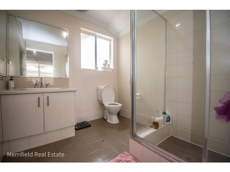 17 Donald Drive, Mckail WA 6330