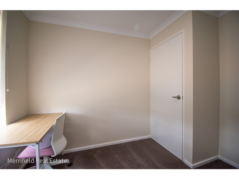 17 Donald Drive, Mckail WA 6330