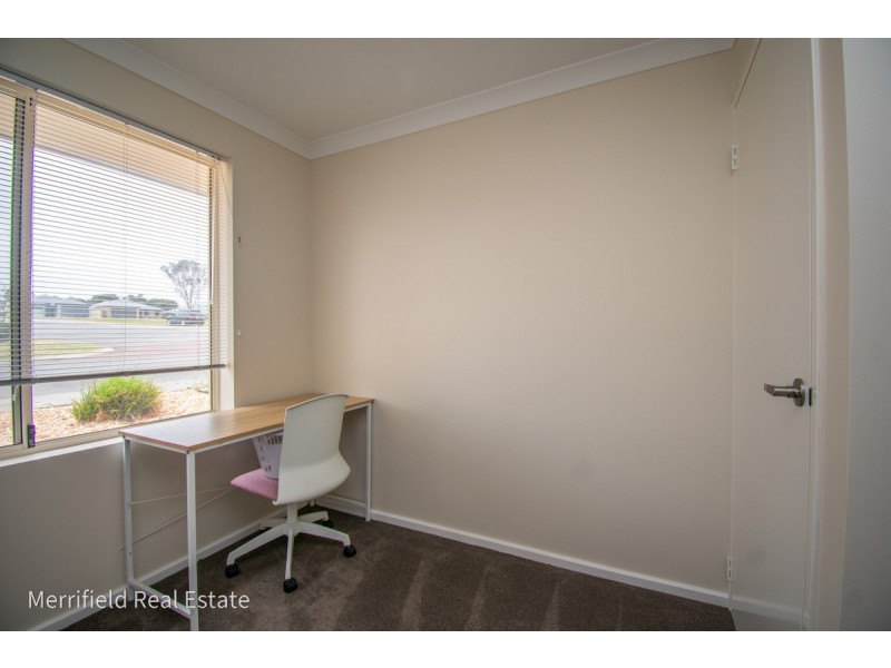 17 Donald Drive, Mckail WA 6330
