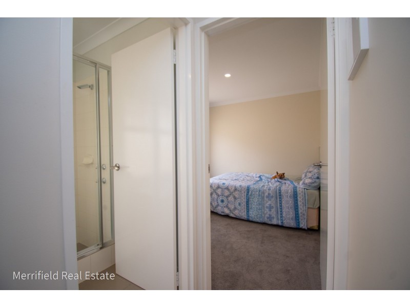 17 Donald Drive, Mckail WA 6330