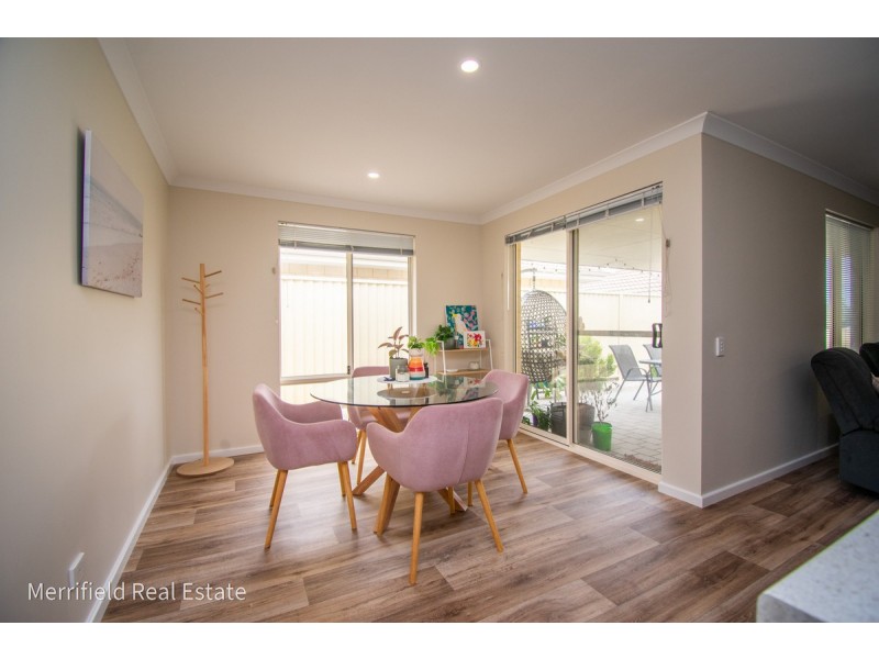 17 Donald Drive, Mckail WA 6330