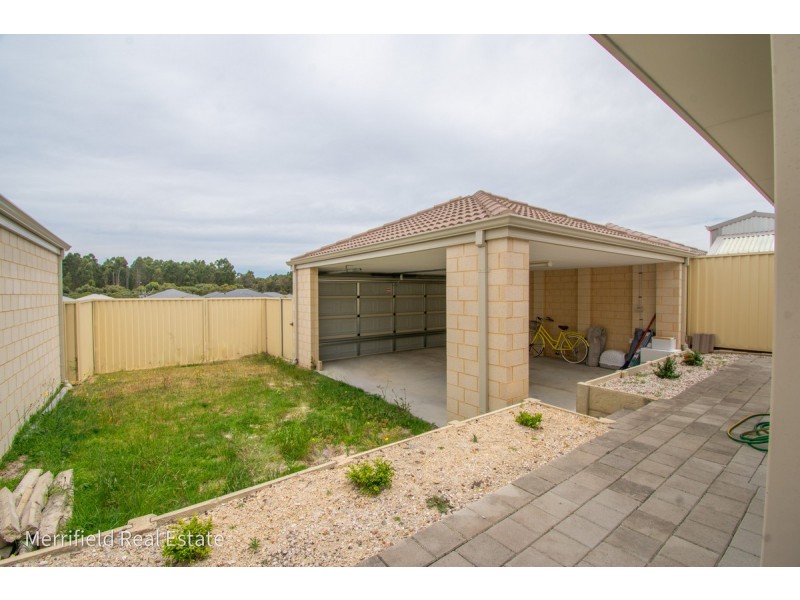 17 Donald Drive, Mckail WA 6330