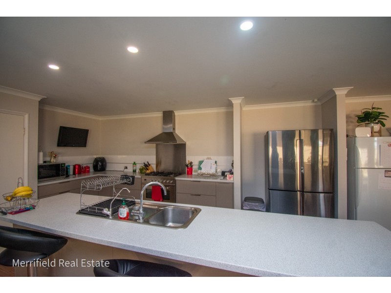 27 Notley Street, Yakamia WA 6330