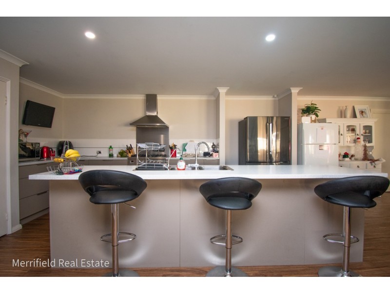 27 Notley Street, Yakamia WA 6330