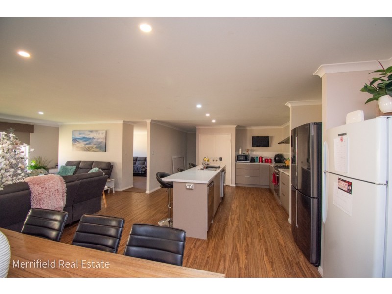 27 Notley Street, Yakamia WA 6330