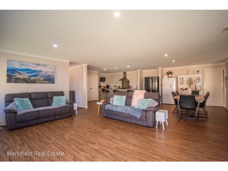 27 Notley Street, Yakamia WA 6330