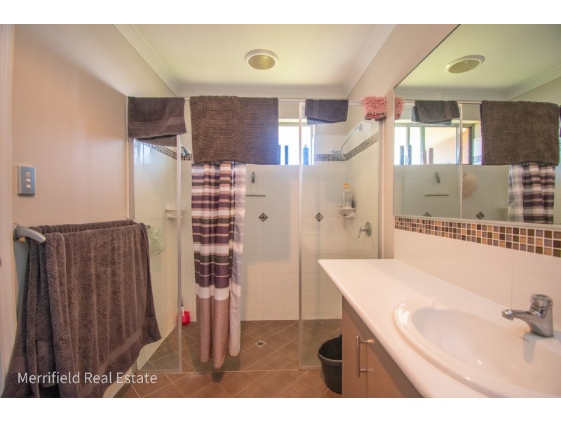 27 Notley Street, Yakamia WA 6330