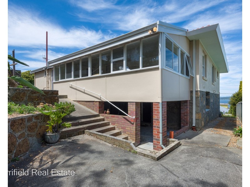 18 Cliff Street, Albany WA 6330