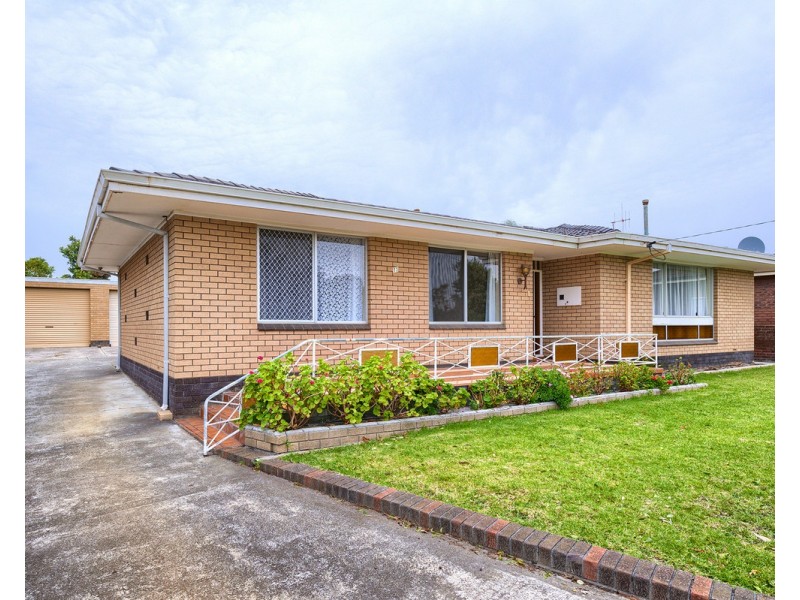 11 McKail Street, Orana WA 6330