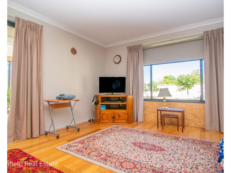 9 Notley Street, Yakamia WA 6330