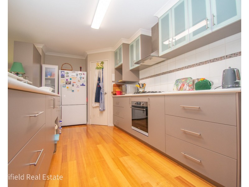 9 Notley Street, Yakamia WA 6330