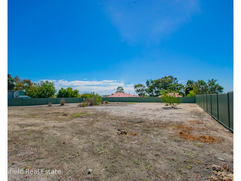 44 McKail Street, Orana WA 6330