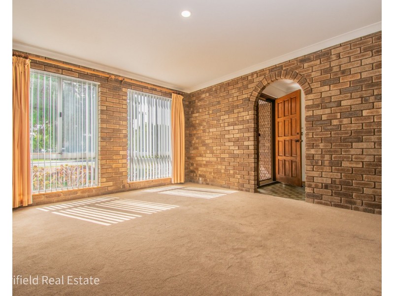 12 Gordon Street, Little Grove WA 6330