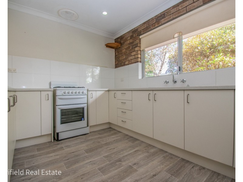 12 Gordon Street, Little Grove WA 6330