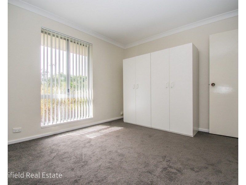 12 Gordon Street, Little Grove WA 6330