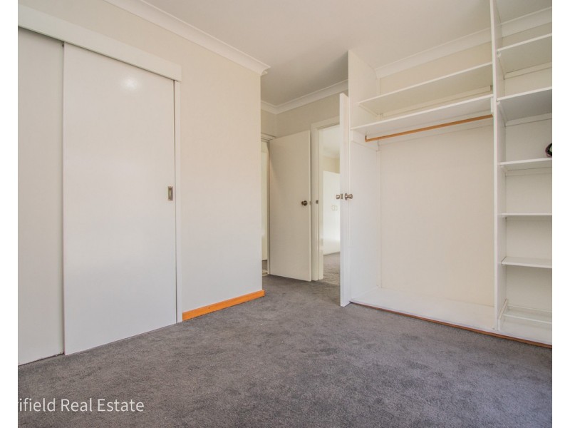 12 Gordon Street, Little Grove WA 6330