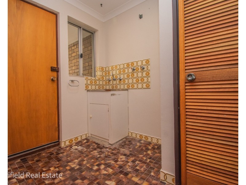 12 Gordon Street, Little Grove WA 6330