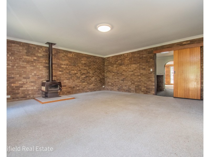 12 Gordon Street, Little Grove WA 6330