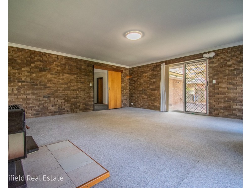 12 Gordon Street, Little Grove WA 6330