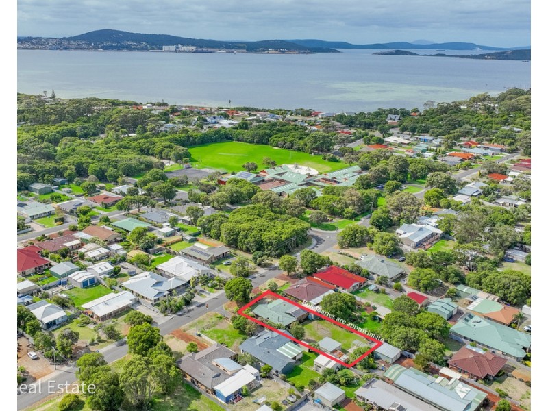 12 Gordon Street, Little Grove WA 6330