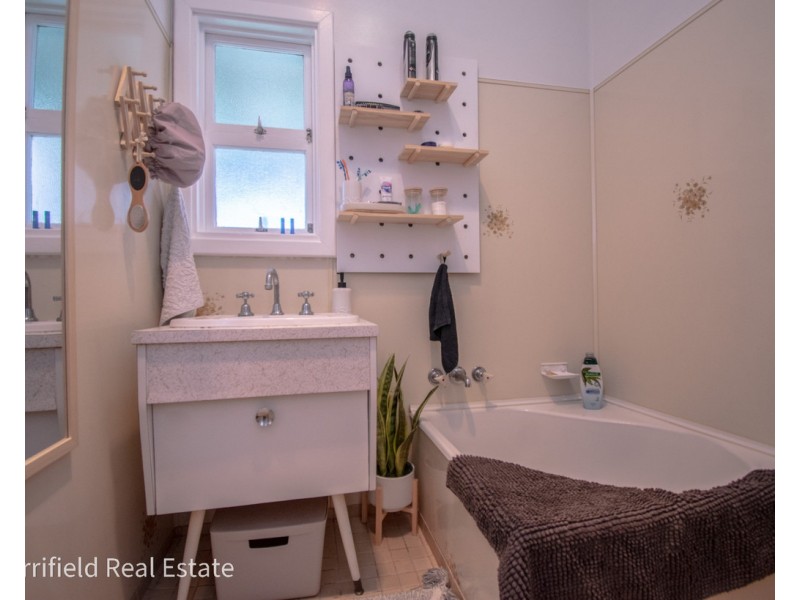 2 Harry Street, Mount Melville WA 6330