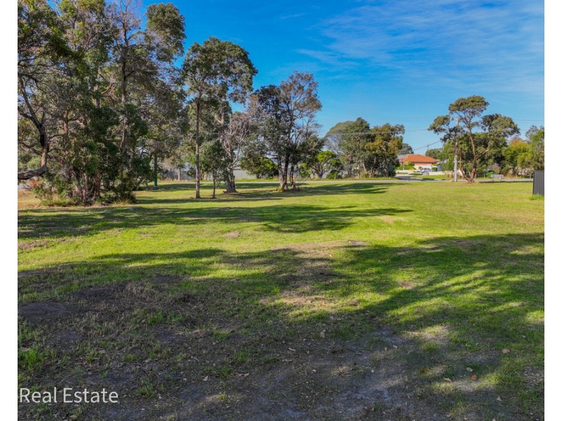 29 Le Grande Avenue, Mckail WA 6330