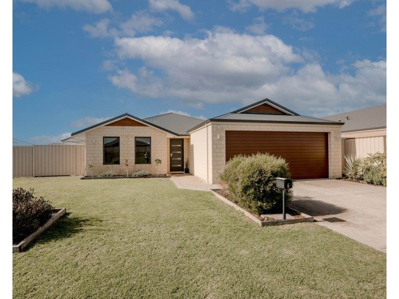 6 Neptune Pass, Mckail WA 6330