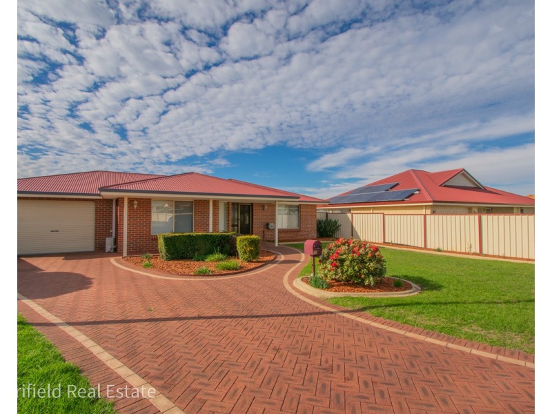 12 Vernon Lane, Mckail WA 6330