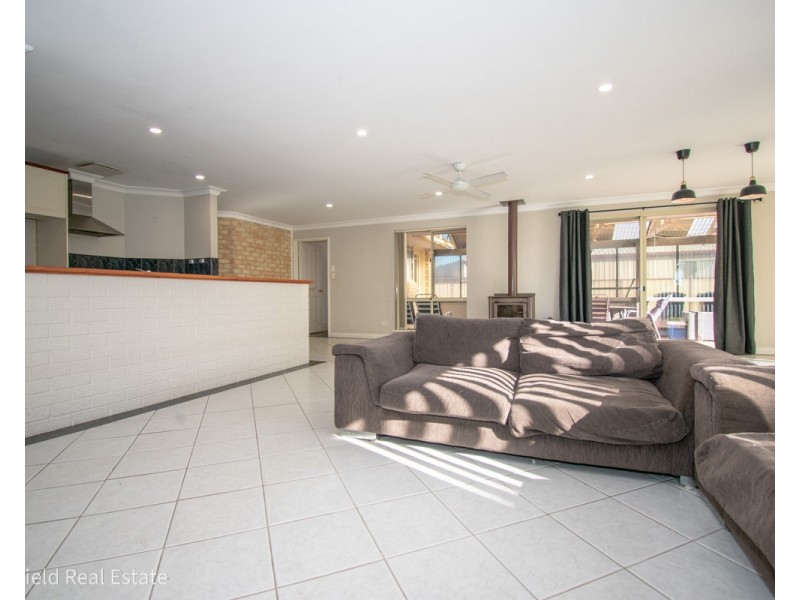 35 Le Grande Avenue, Mckail WA 6330