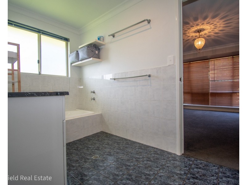 35 Le Grande Avenue, Mckail WA 6330