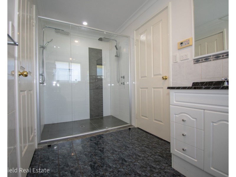 35 Le Grande Avenue, Mckail WA 6330