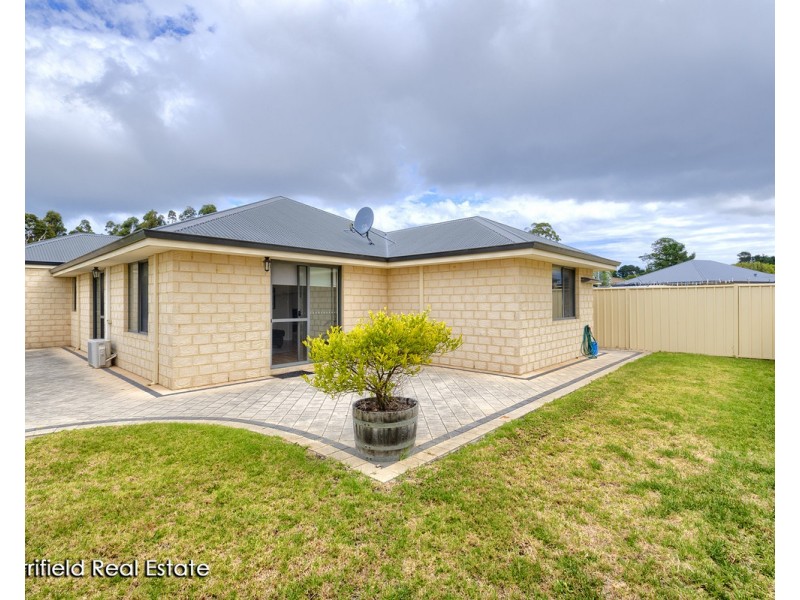 16 McNeal Loop, Mckail WA 6330