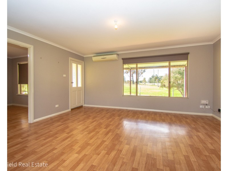 66 Douglas Drive, Millbrook WA 6330