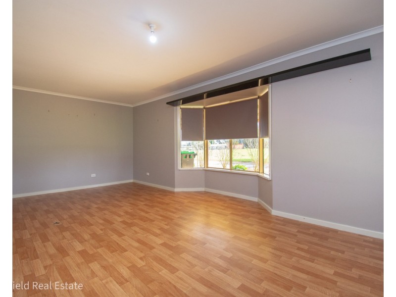 66 Douglas Drive, Millbrook WA 6330