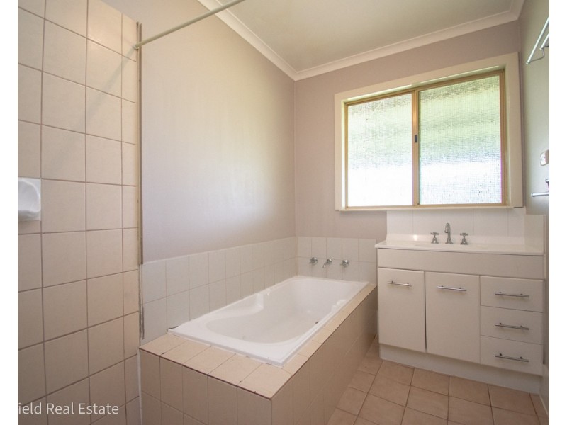 66 Douglas Drive, Millbrook WA 6330