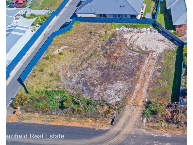 15 Webb Street, Mckail WA 6330