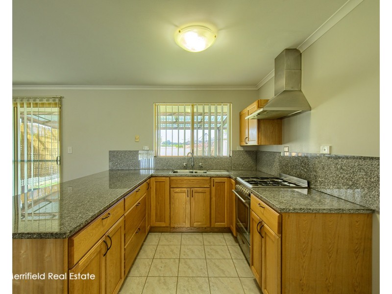 7 Lorenzo Way, Orana WA 6330