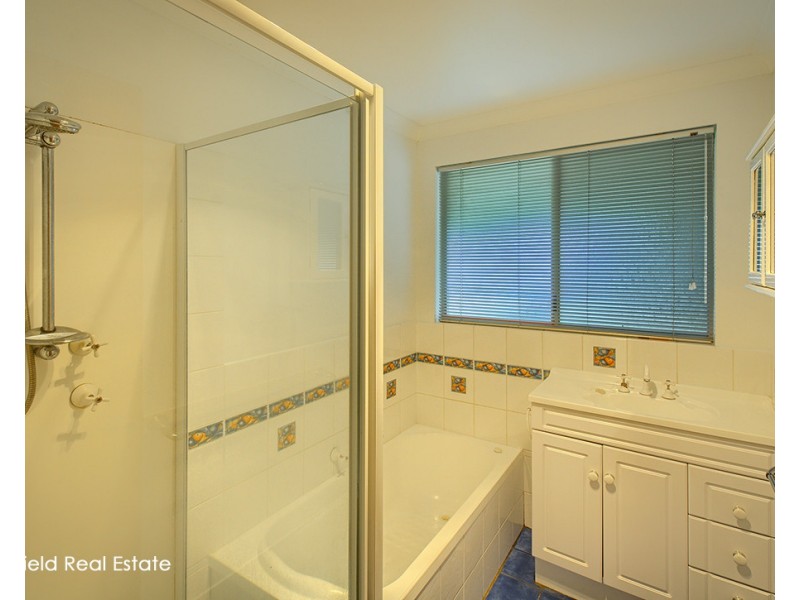 7 Lorenzo Way, Orana WA 6330
