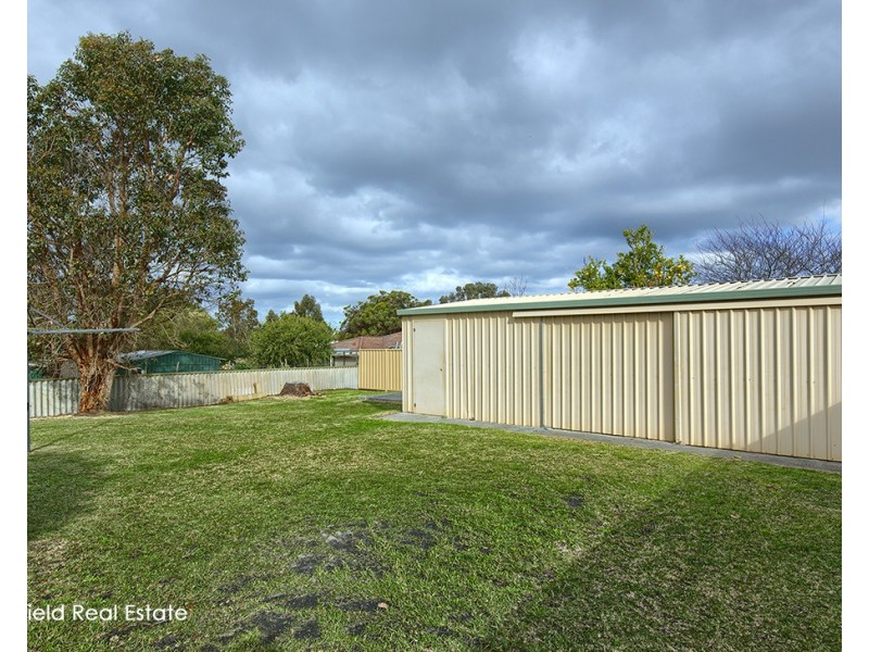 7 Lorenzo Way, Orana WA 6330