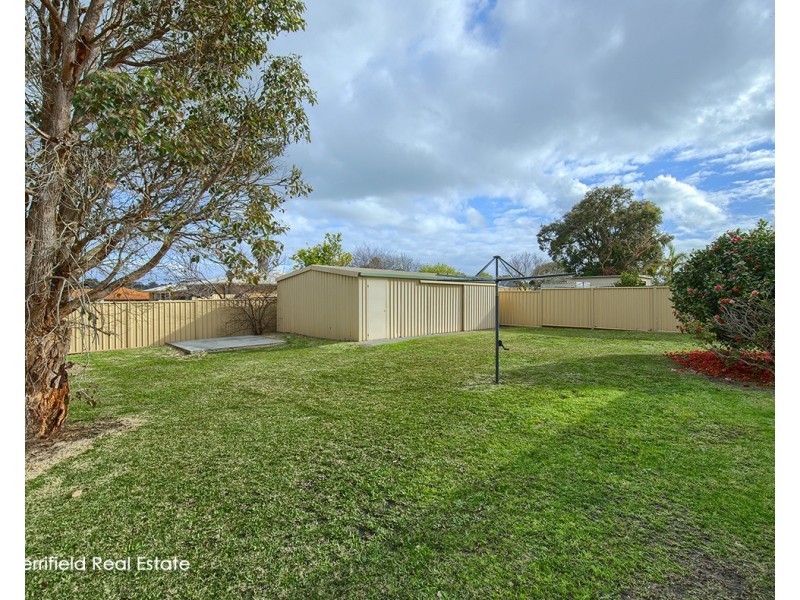 7 Lorenzo Way, Orana WA 6330