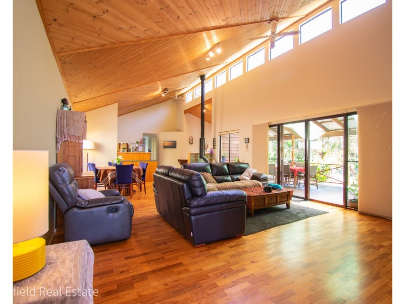 11 King George Street, Little Grove WA 6330