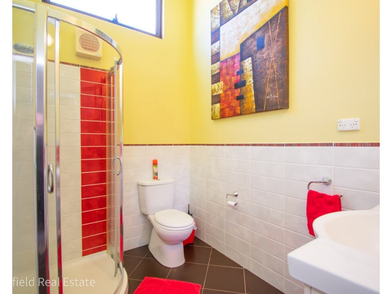 11 King George Street, Little Grove WA 6330