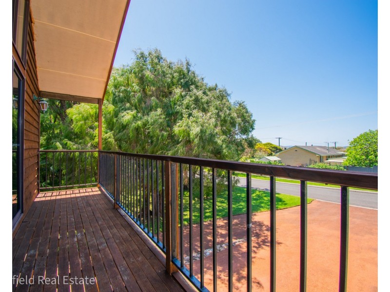 11 King George Street, Little Grove WA 6330