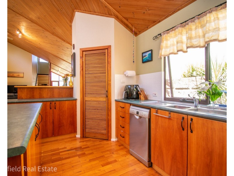 11 King George Street, Little Grove WA 6330