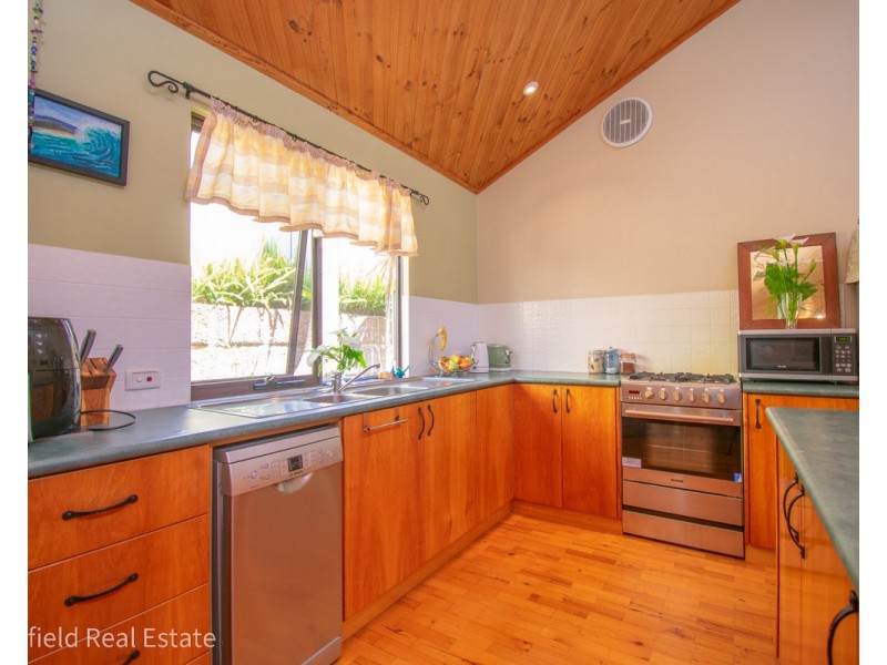 11 King George Street, Little Grove WA 6330