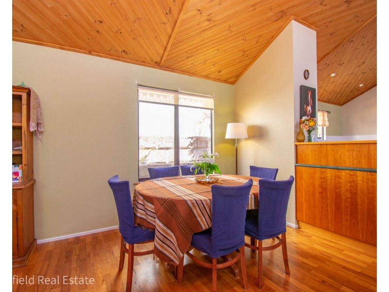 11 King George Street, Little Grove WA 6330