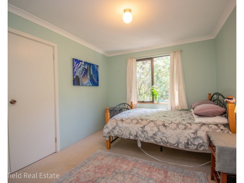 11 King George Street, Little Grove WA 6330